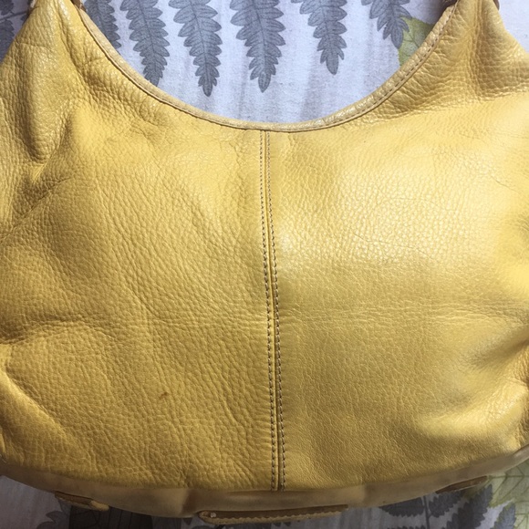💛“The Sak” hobo in vibrant yellow. 💛 - Picture 13 of 17